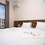 Apartmán Paradise Bay D8 *