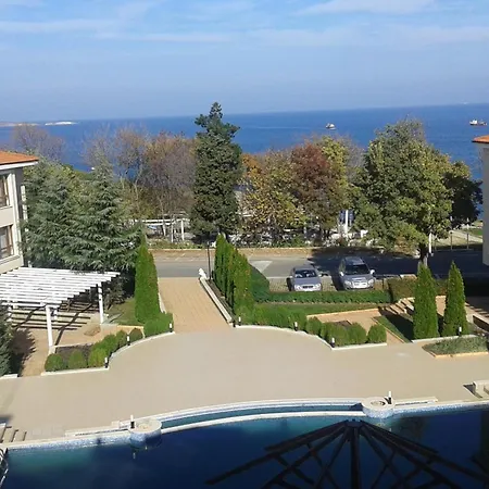 Апартаменты Paradise Bay D8 Созополь