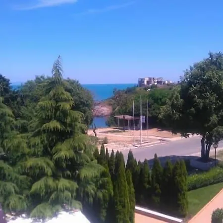 Apartamento Paradise Bay D8 *