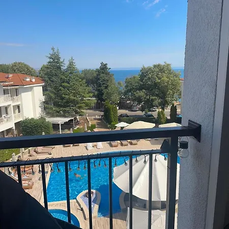 Διαμέρισμα Paradise Bay D8 *