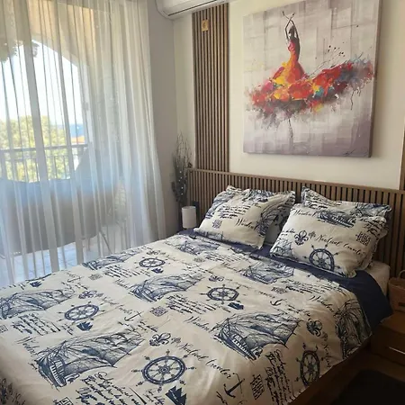 Διαμέρισμα Paradise Bay D8 *