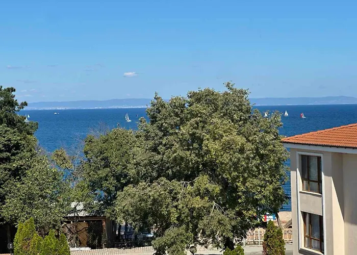 Paradise Bay D8 דירה